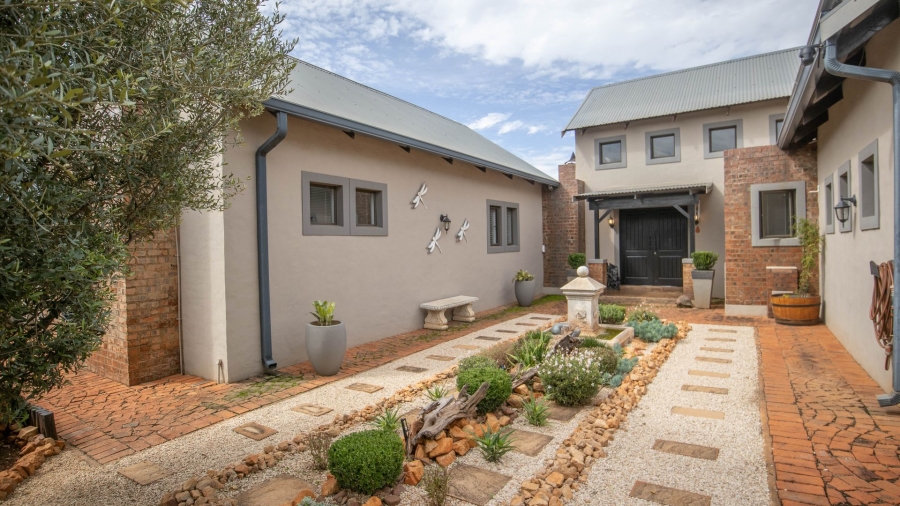 To Let 3 Bedroom Property for Rent in The Coves North West